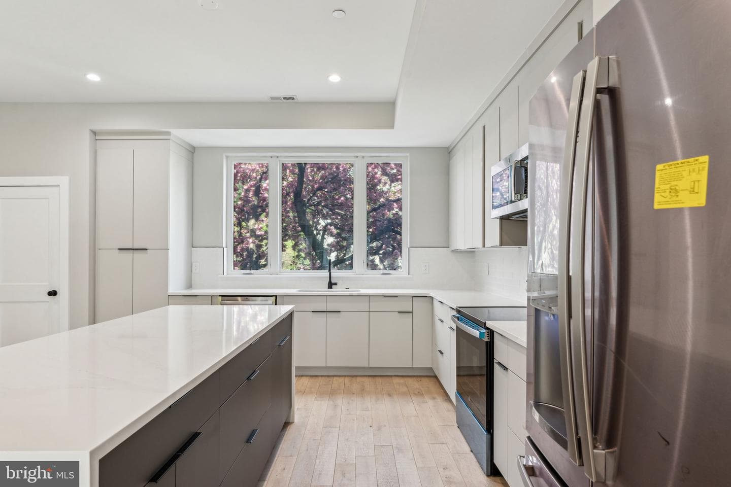 332 Carson Street photo 5