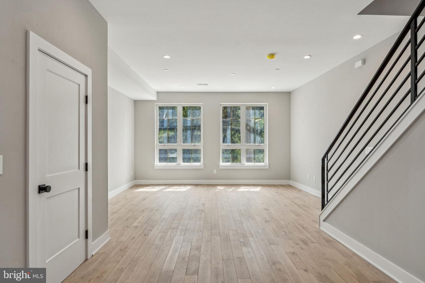 332 Carson Street photo 8