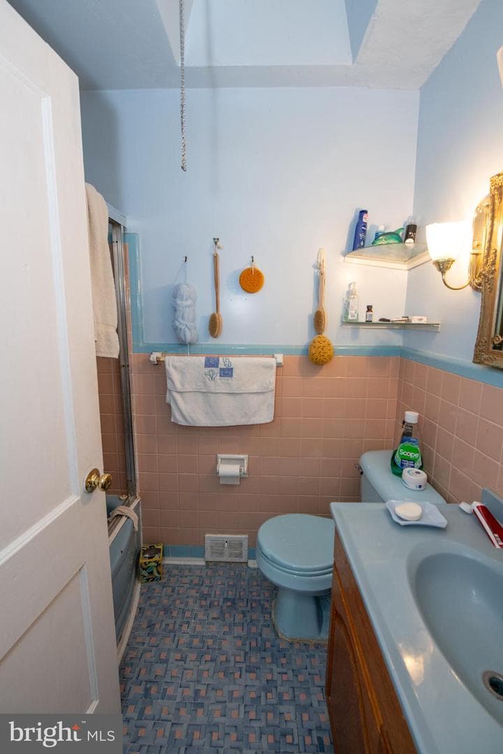2820 Rawle Street photo 15