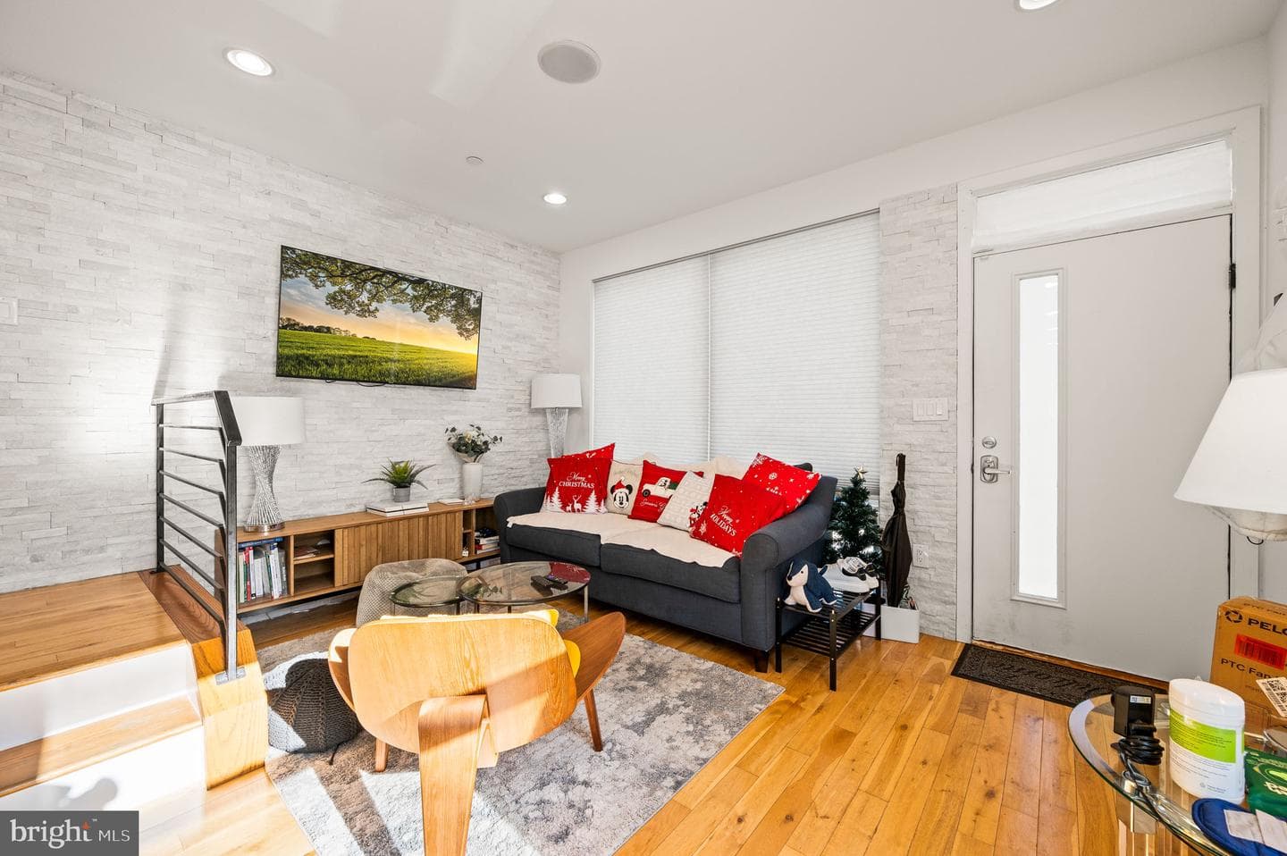 1222 N Hollywood Street photo 3