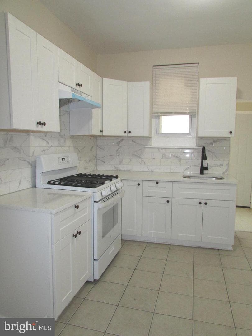 5619 N American Street photo 5