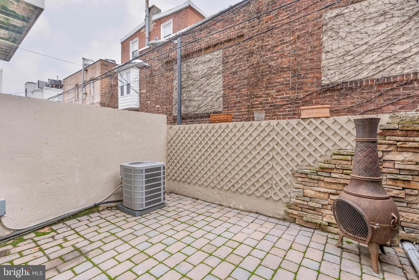 1833 Carlton Street photo 10