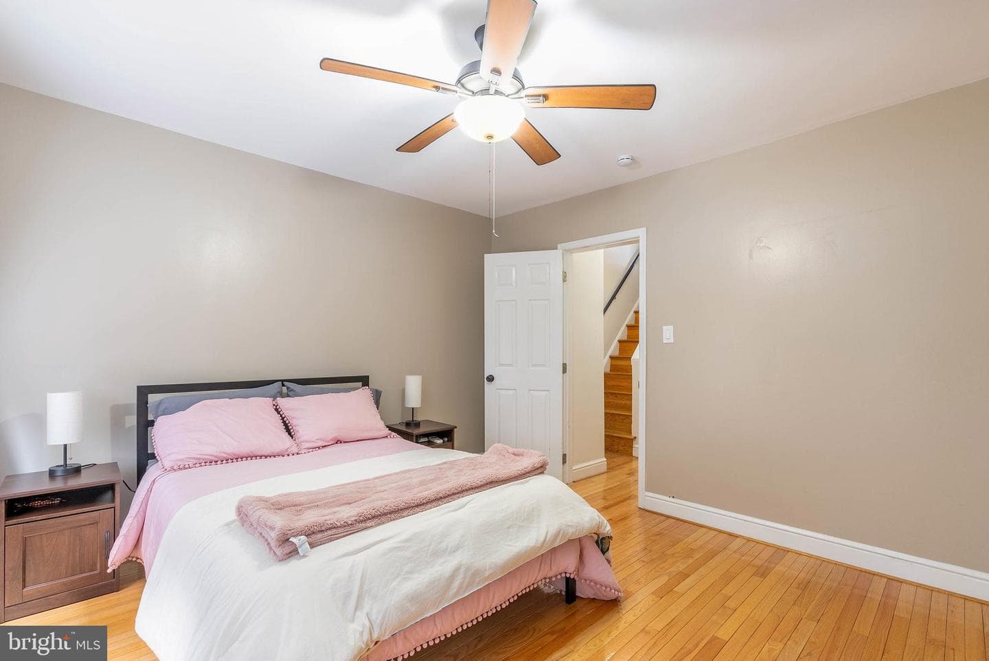 1833 Carlton Street photo 16