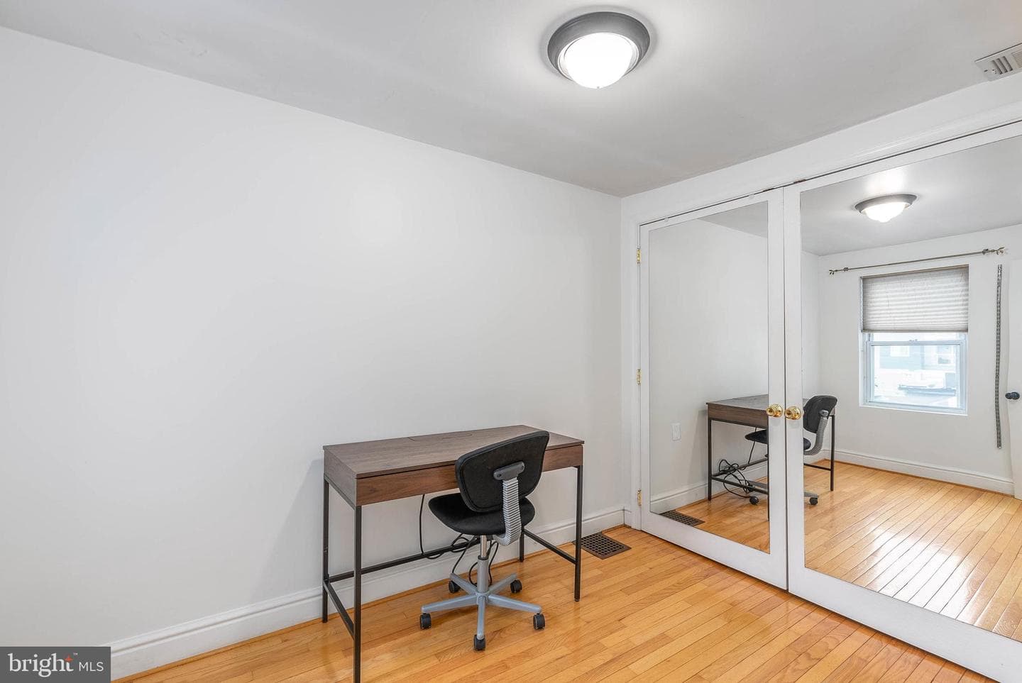 1833 Carlton Street photo 19