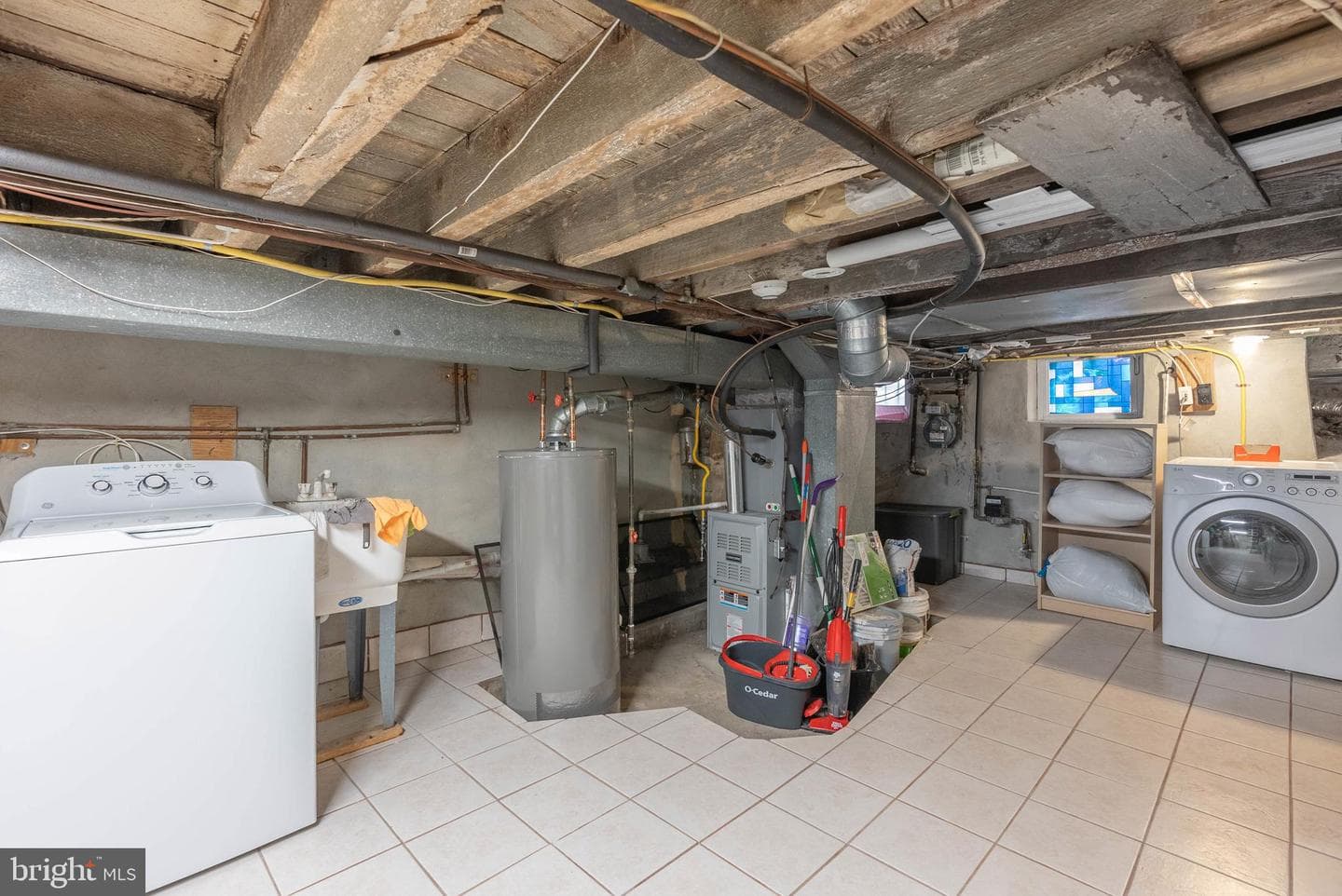 1833 Carlton Street photo 22