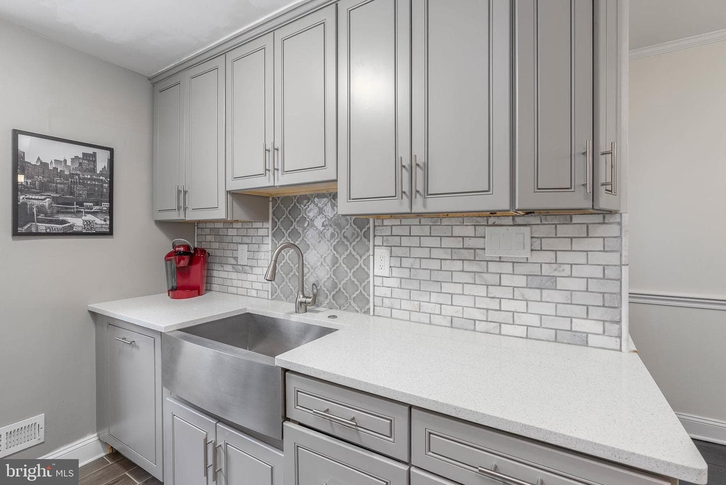 1833 Carlton Street photo 8