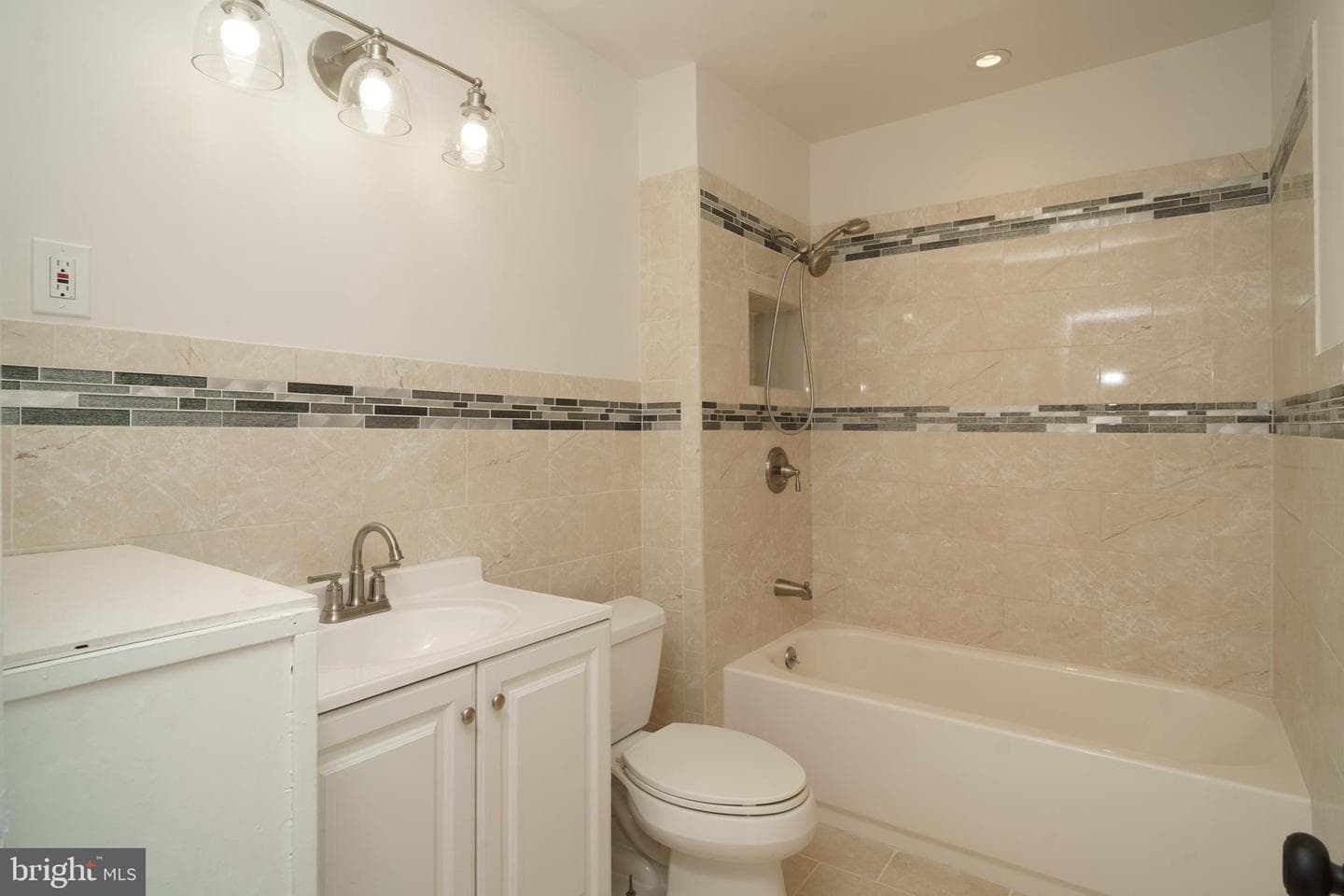 6512 Dicks Avenue photo 24