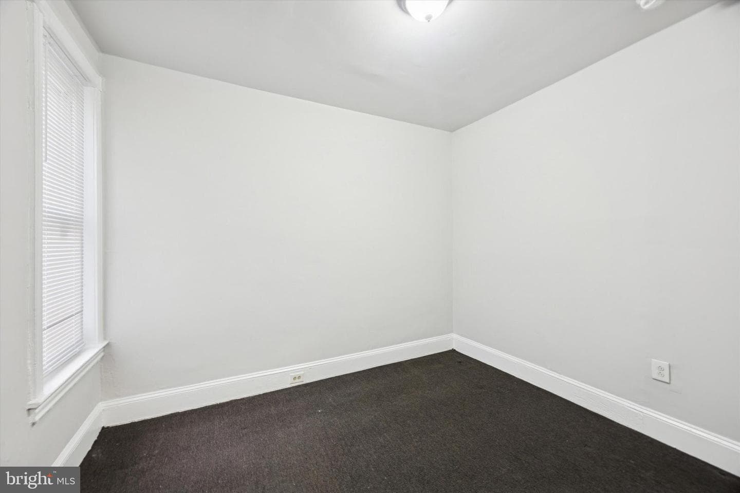 5433 Spring Street photo 12