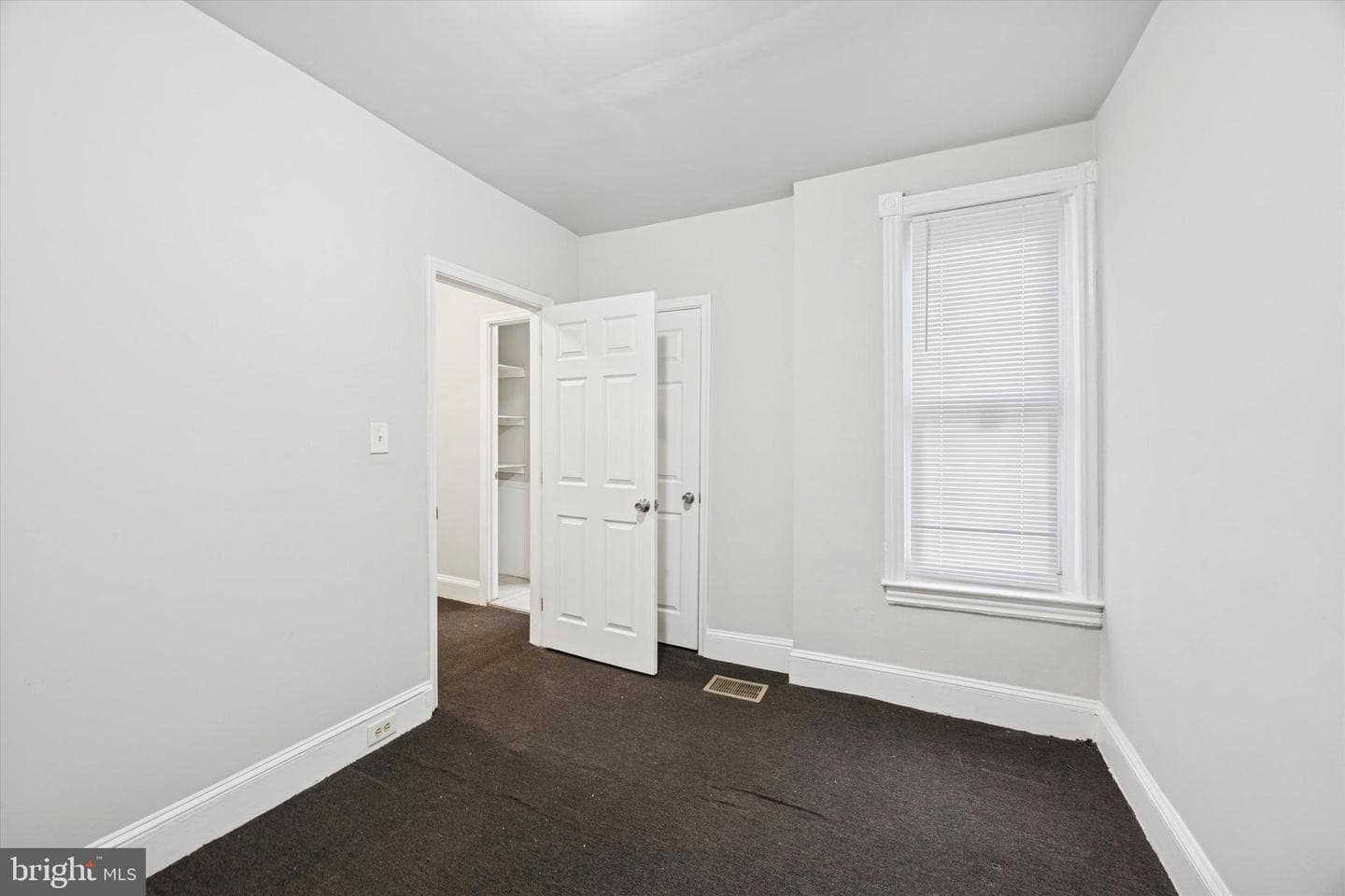 5433 Spring Street photo 13