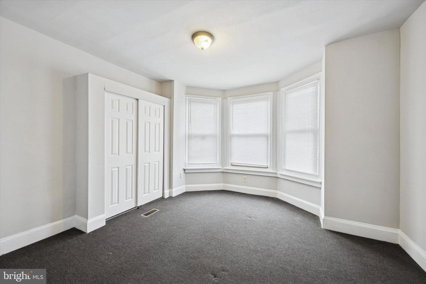 5433 Spring Street photo 8