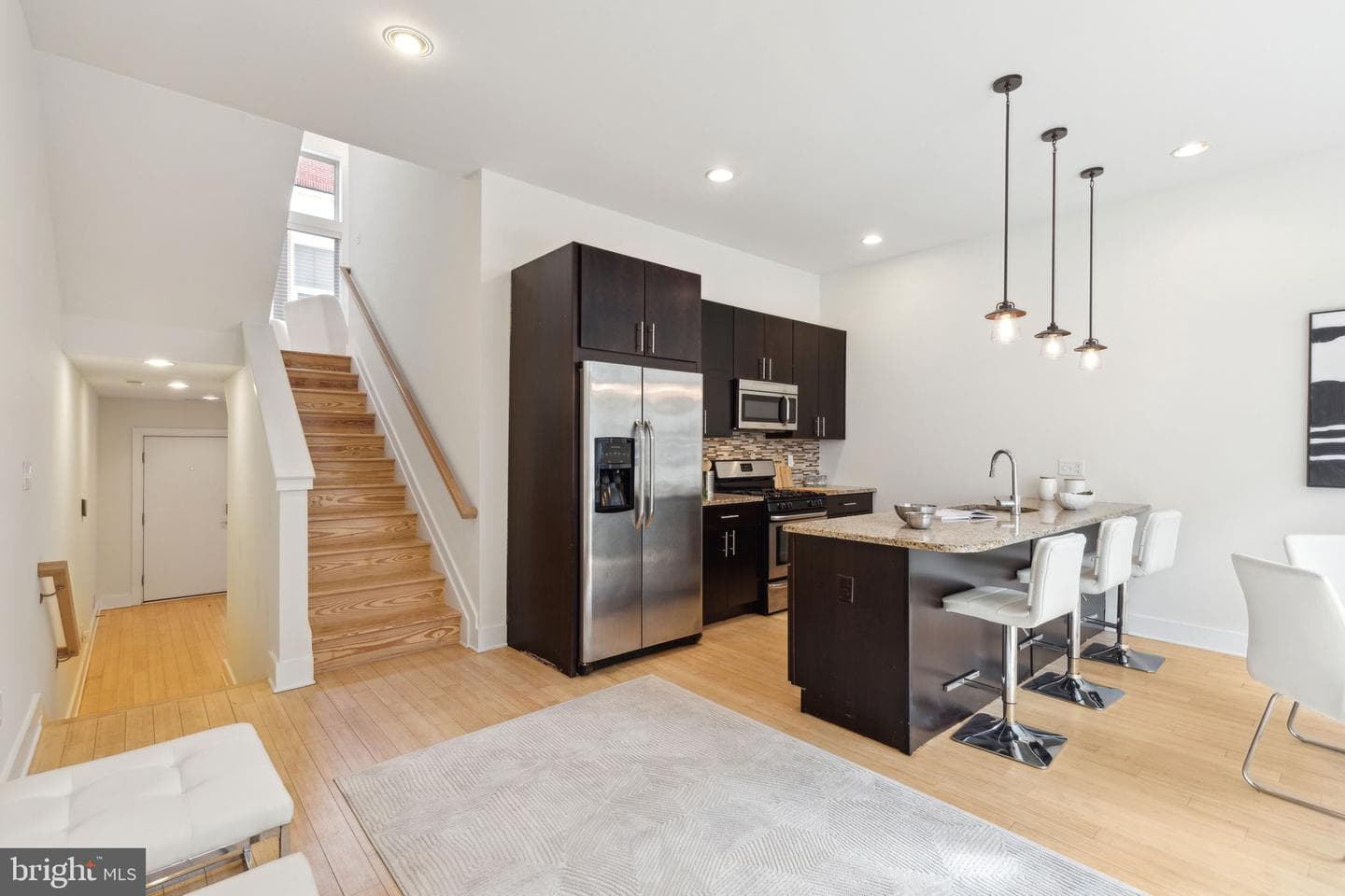 507 Montrose Street photo 1