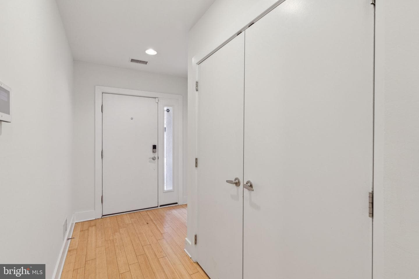 507 Montrose Street photo 12