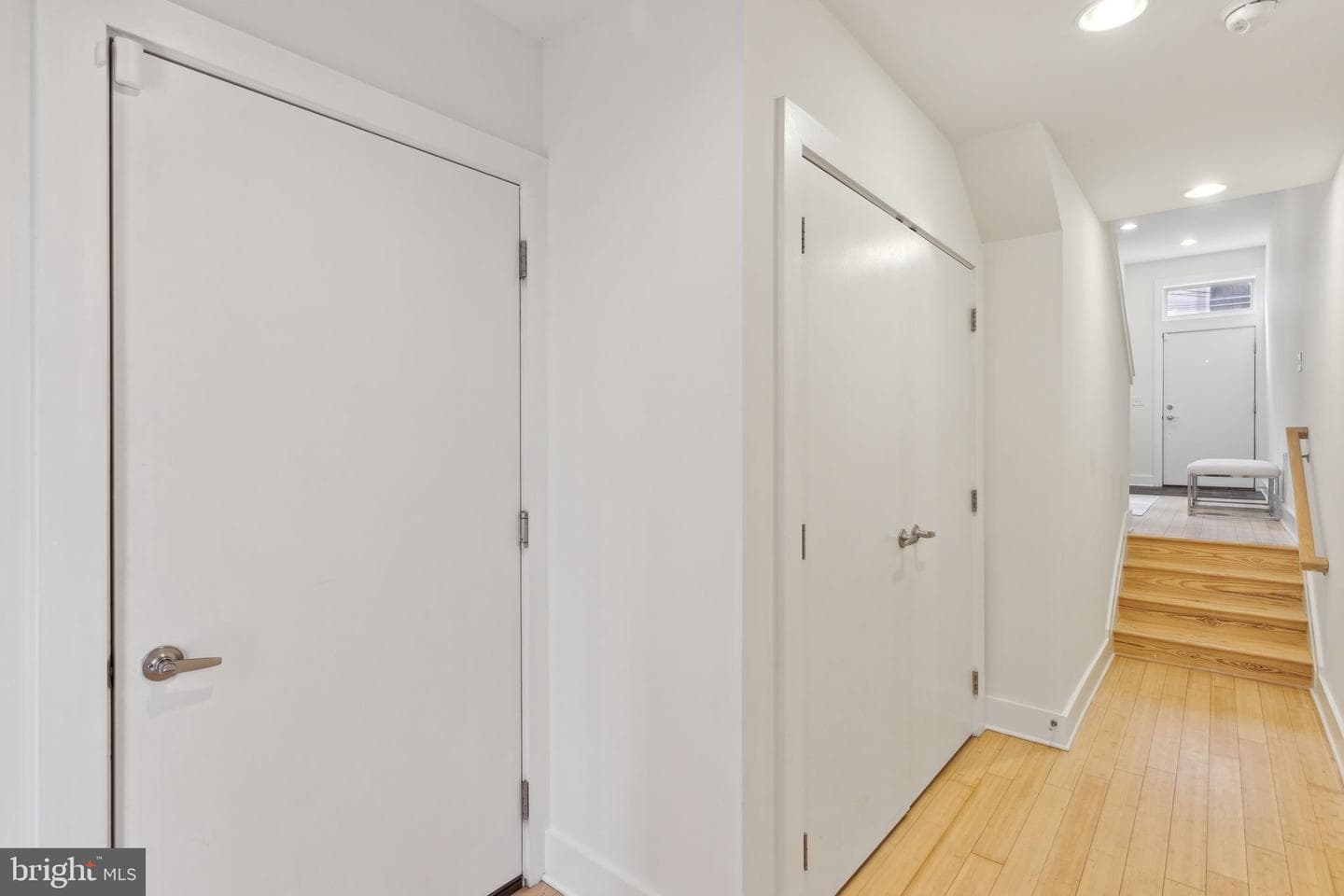 507 Montrose Street photo 13