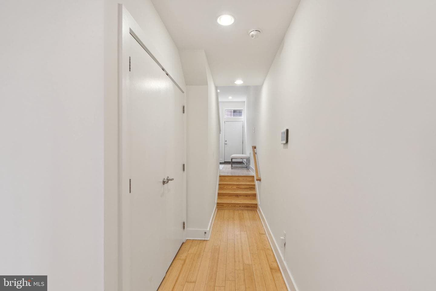 507 Montrose Street photo 14