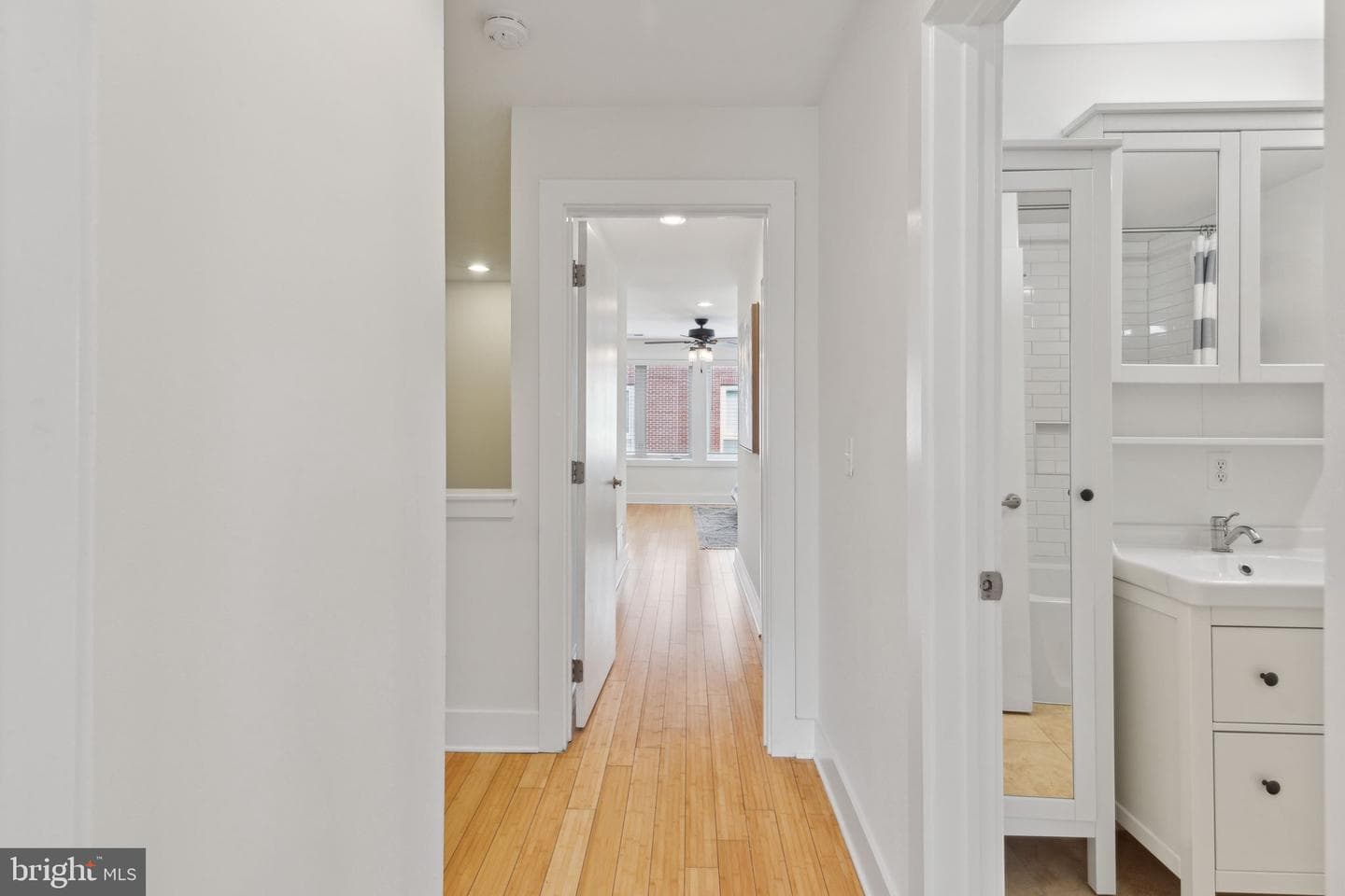 507 Montrose Street photo 35