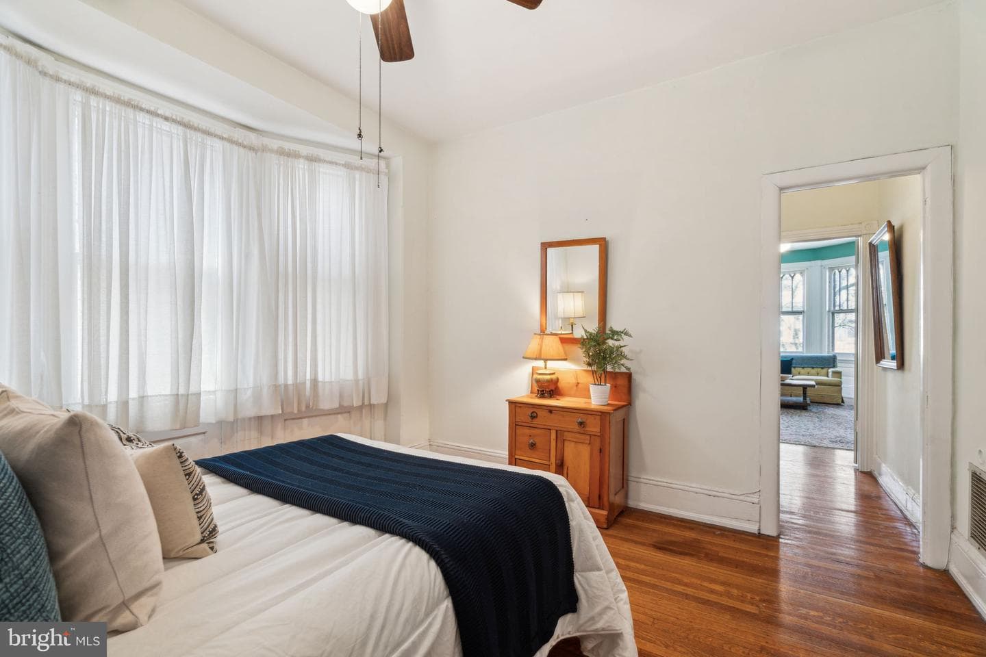 4810 Beaumont Avenue photo 13