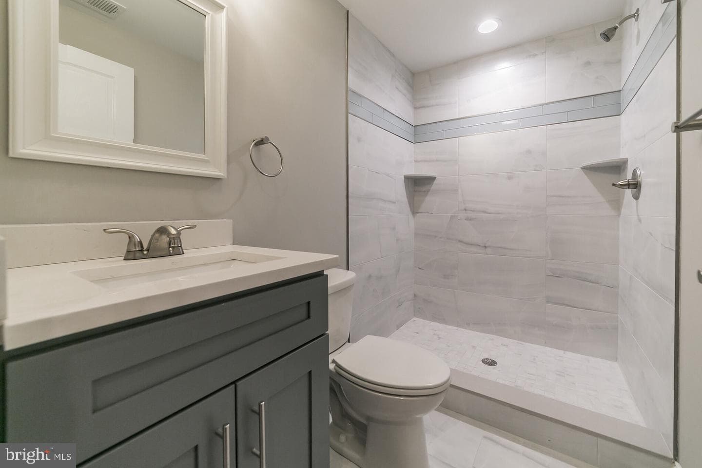 1816 E Lehigh Avenue photo 21