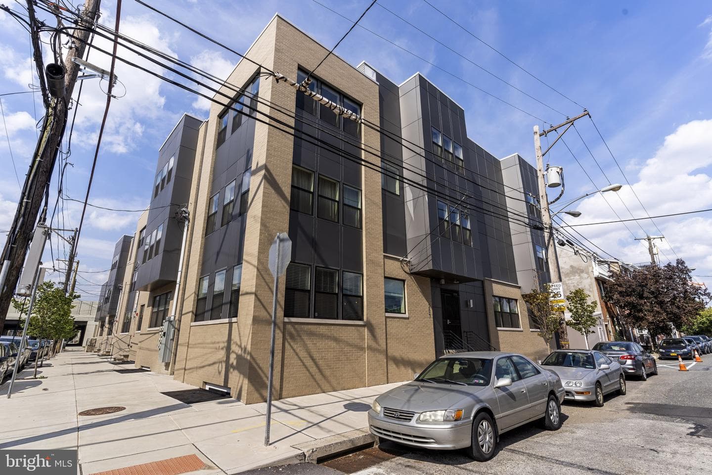 207 E Allen Street #8 photo 33