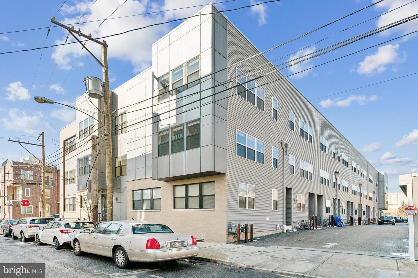 207 E Allen Street #8 photo 37
