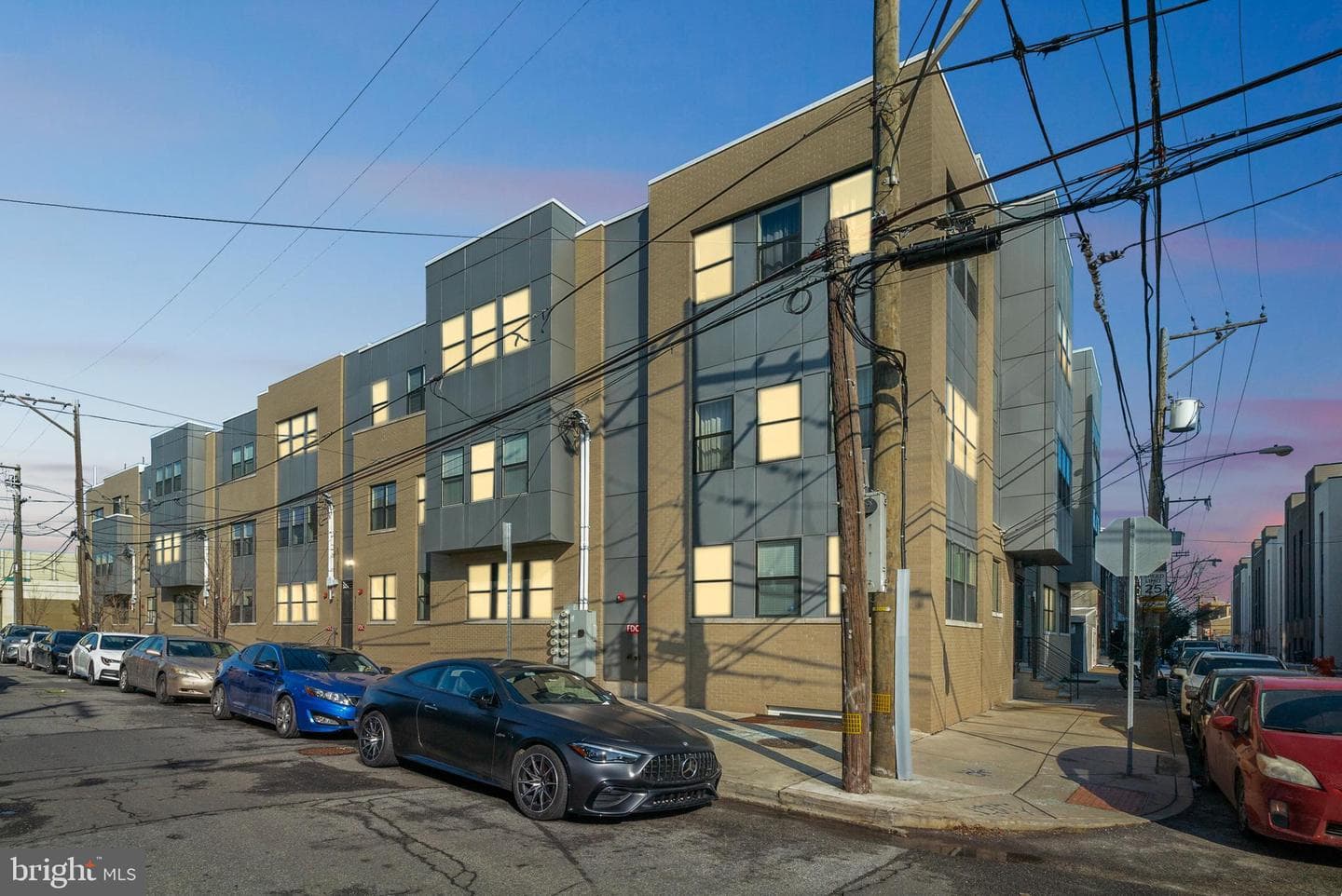 207 E Allen Street #8 photo 40