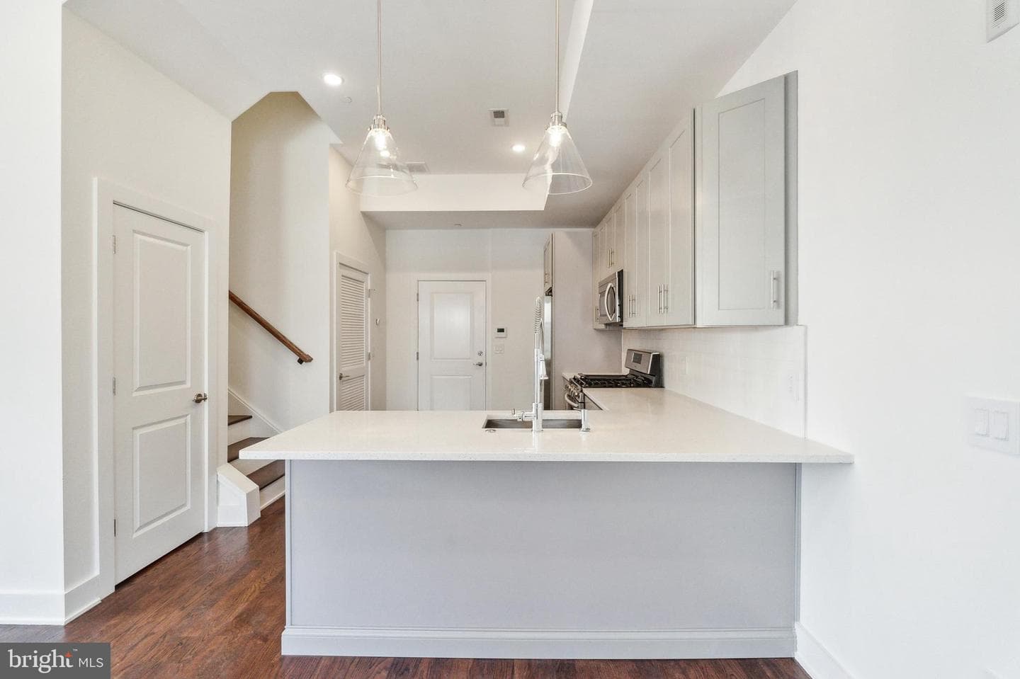 207 E Allen Street #8 photo 9