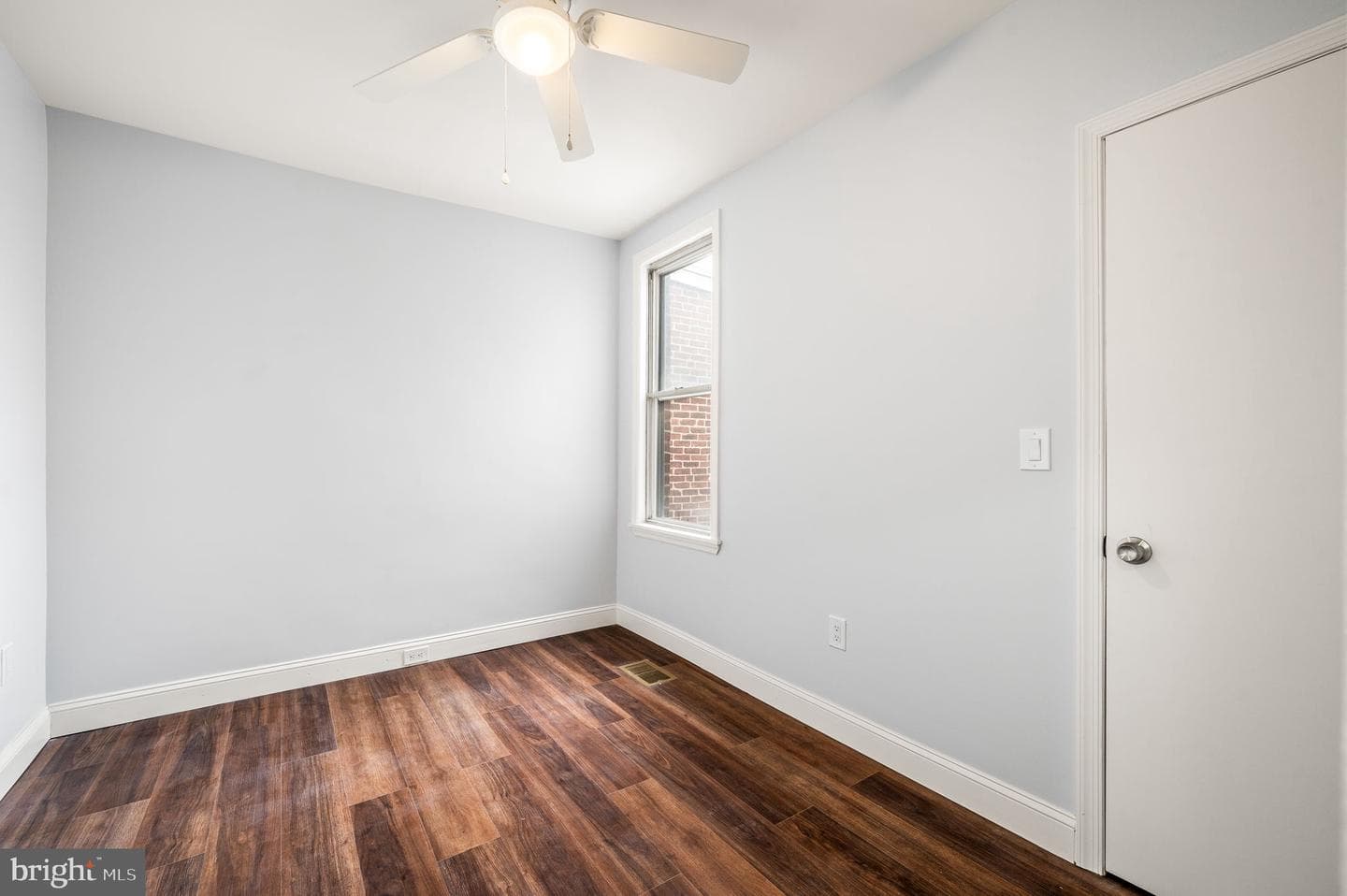 989 Carver Street photo 15