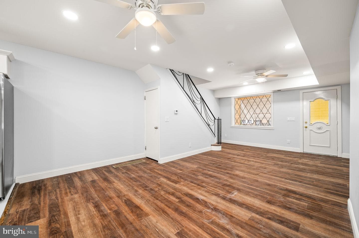 989 Carver Street photo 7