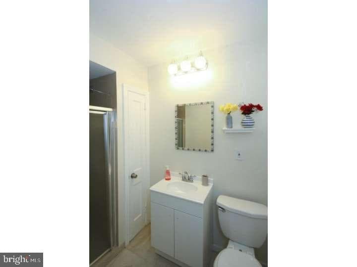 6046 N 12th Street photo 5