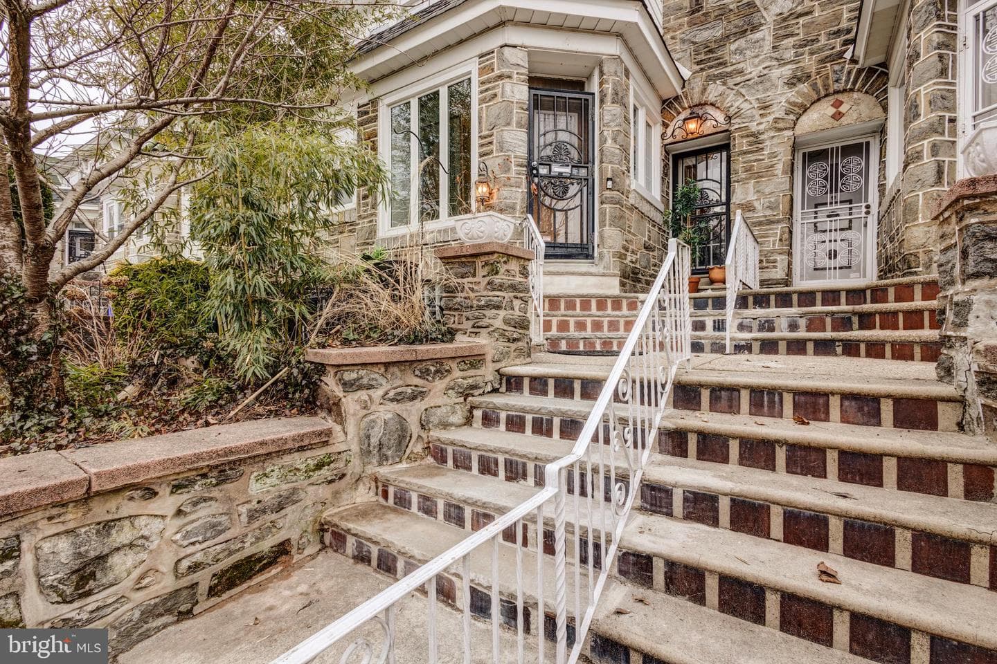 423 Vernon Road photo 2