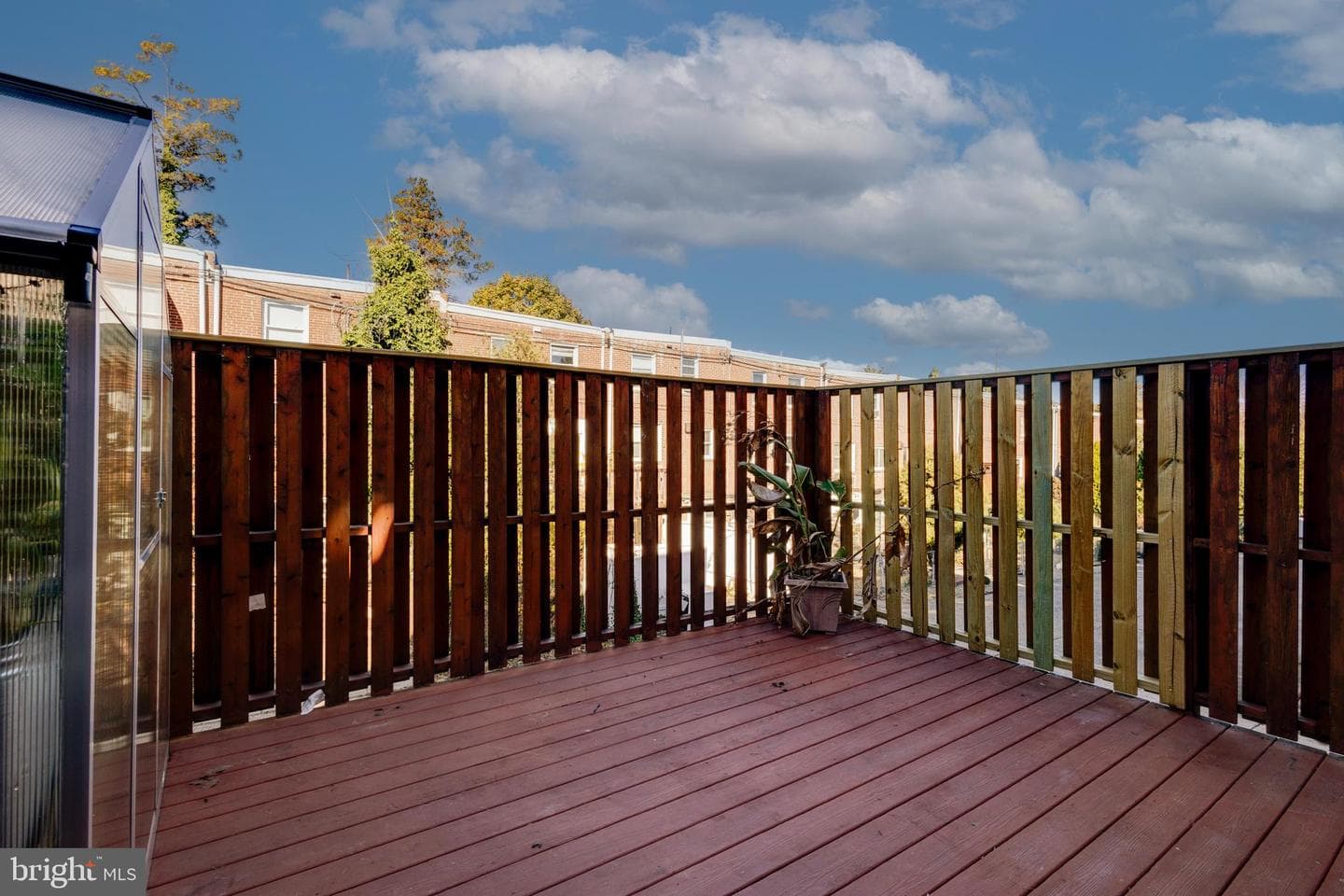 423 Vernon Road photo 32