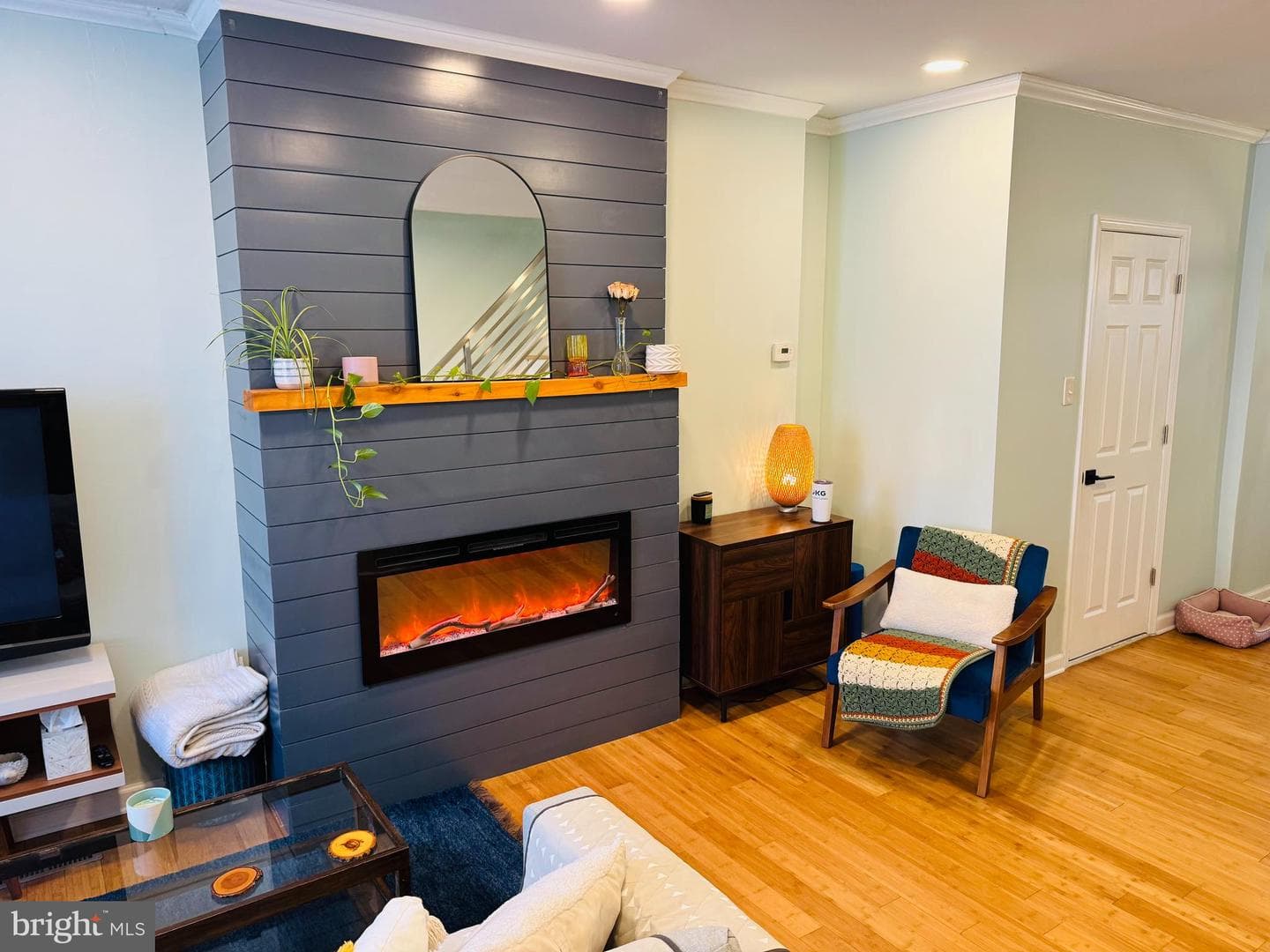 1447 N Hollywood Street photo 2