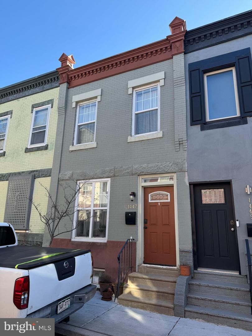 1447 N Hollywood Street photo 22