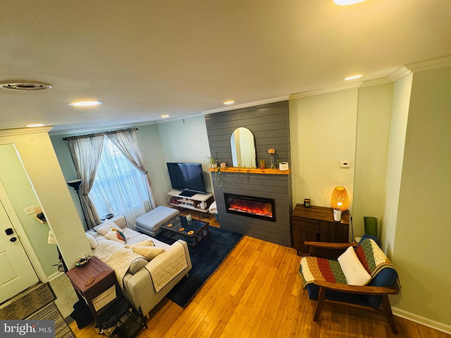 1447 N Hollywood Street photo 3