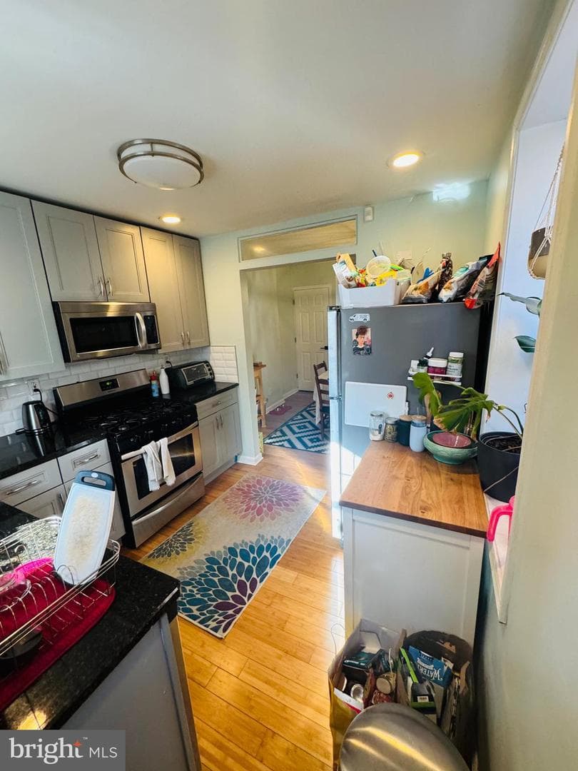 1447 N Hollywood Street photo 7