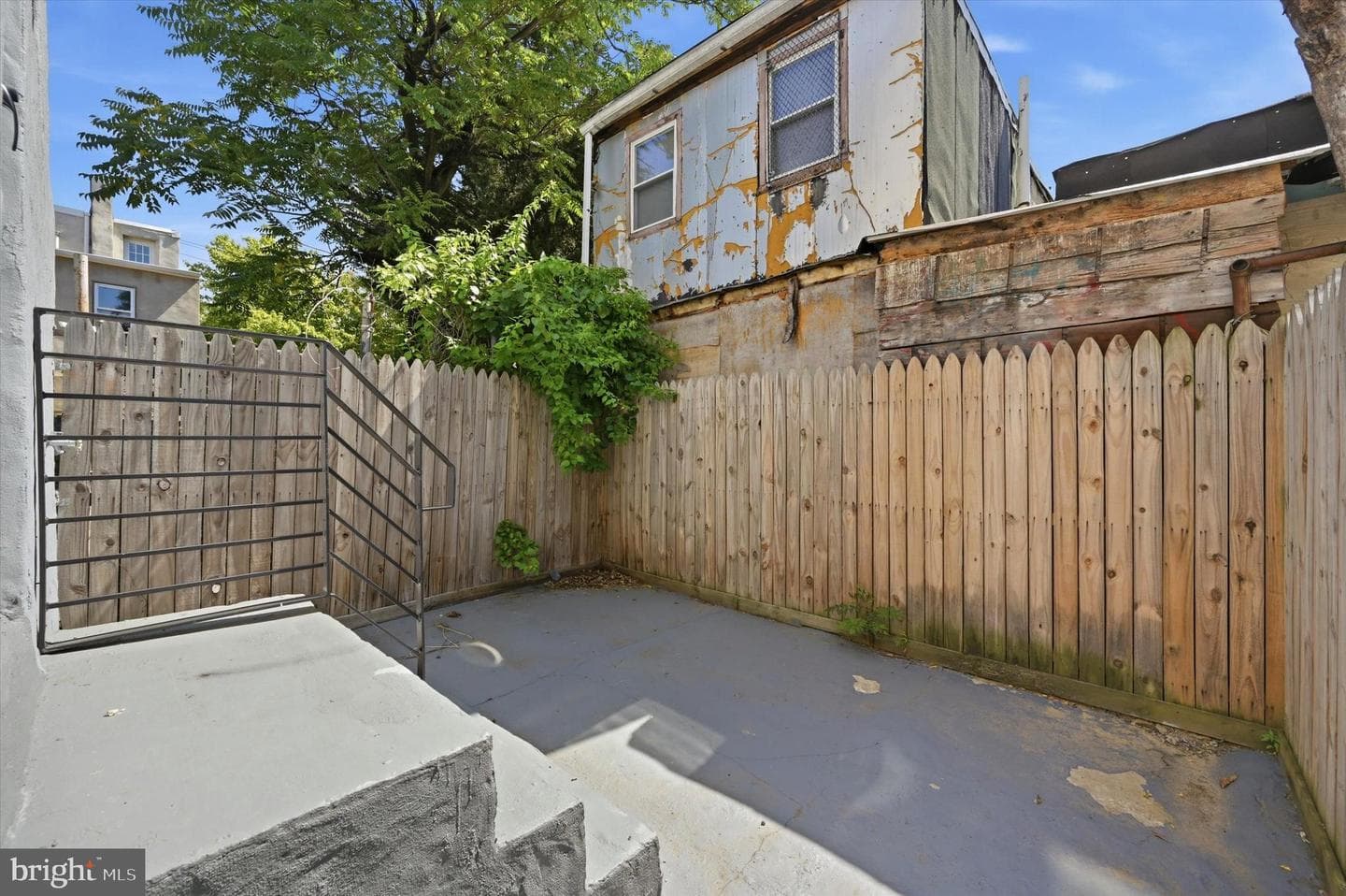 2241 N Hancock Street photo 11