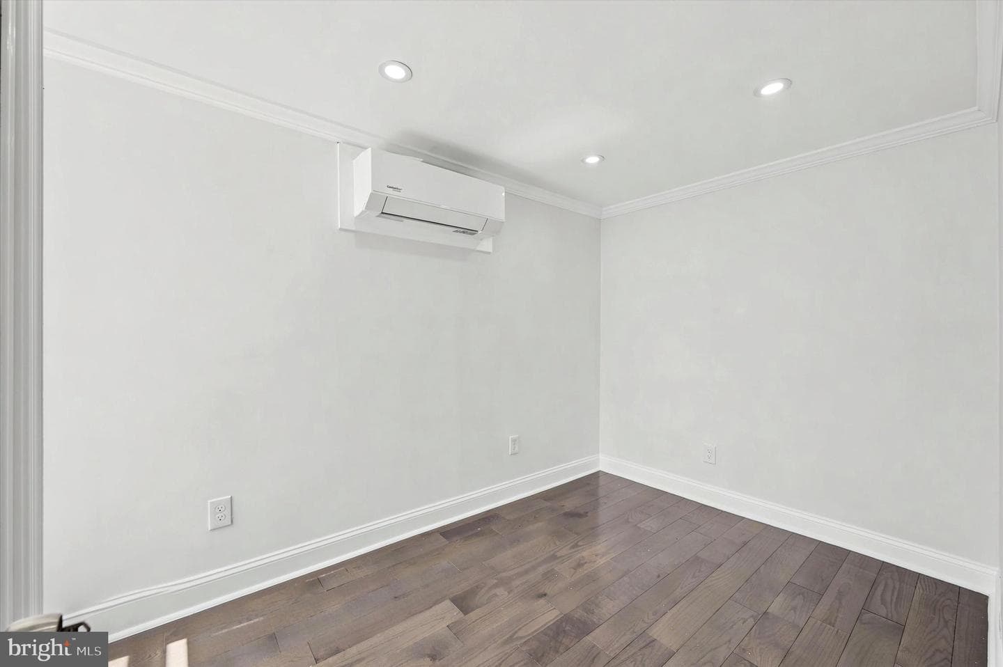 2241 N Hancock Street photo 20
