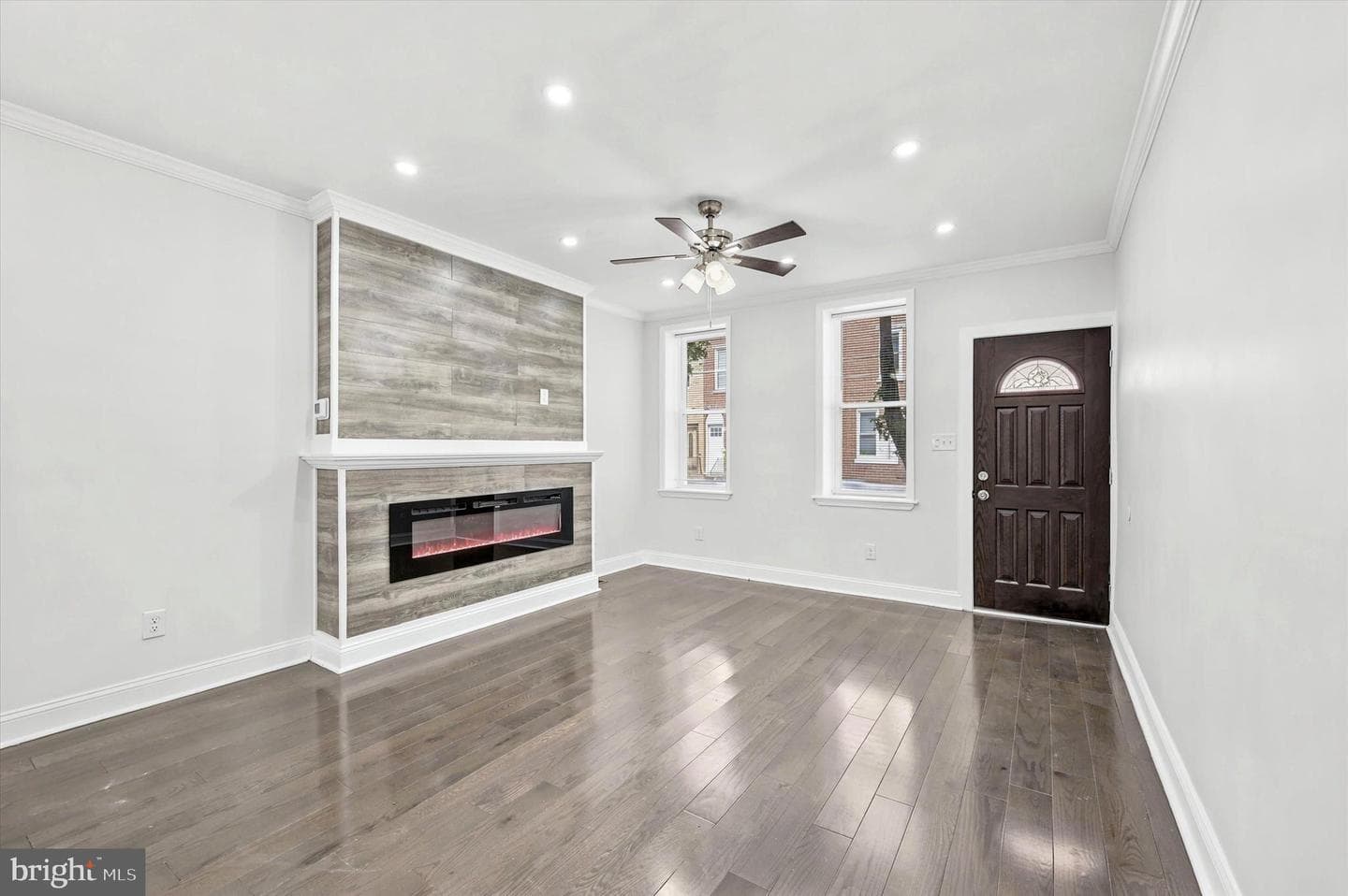 2241 N Hancock Street photo 4