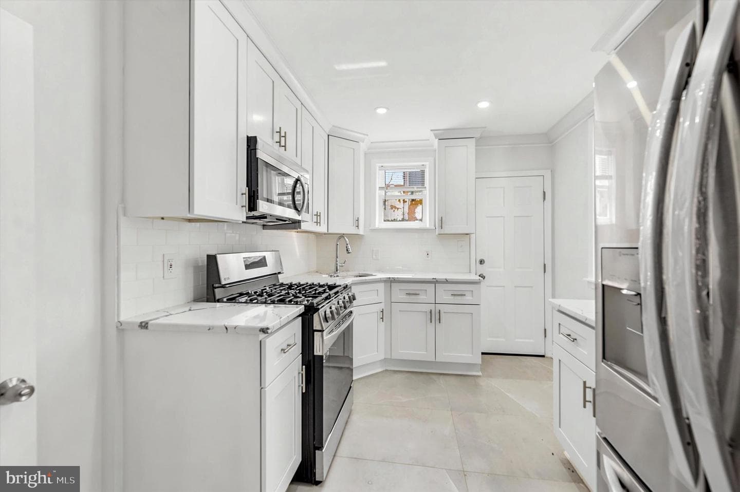 2241 N Hancock Street photo 8