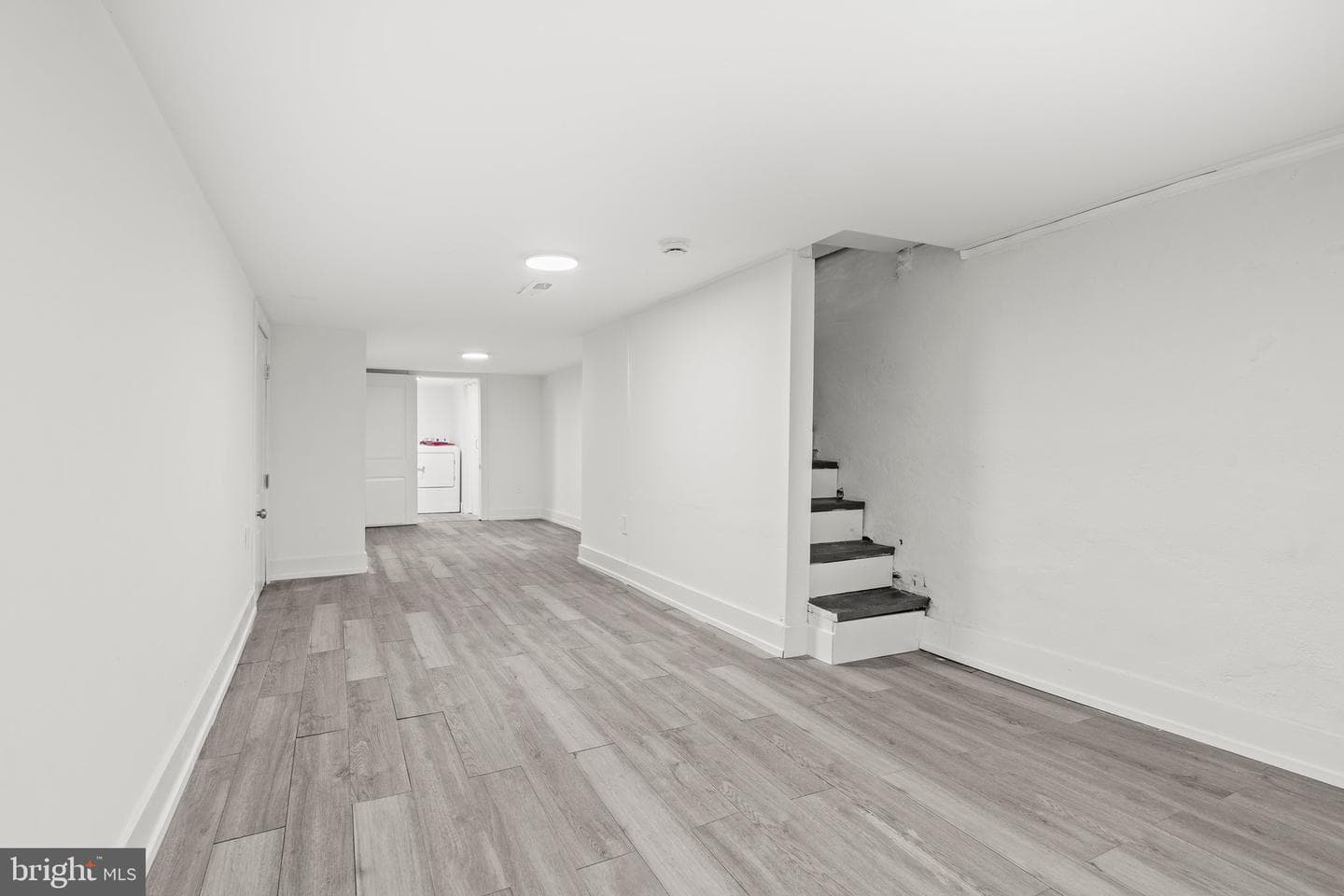 2047 S Beechwood Street photo 11