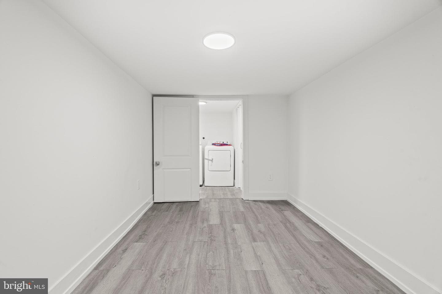 2047 S Beechwood Street photo 12
