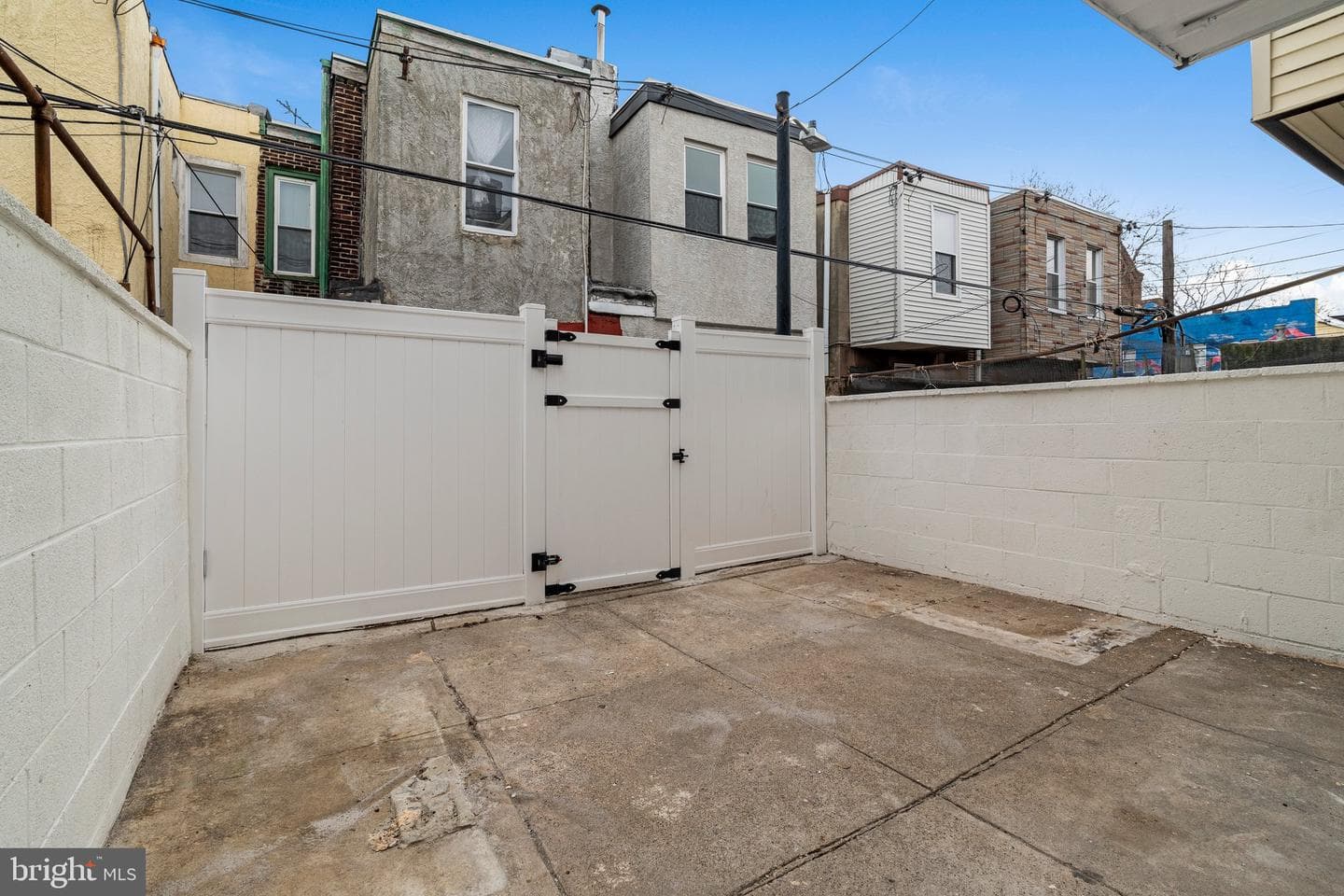 2047 S Beechwood Street photo 19