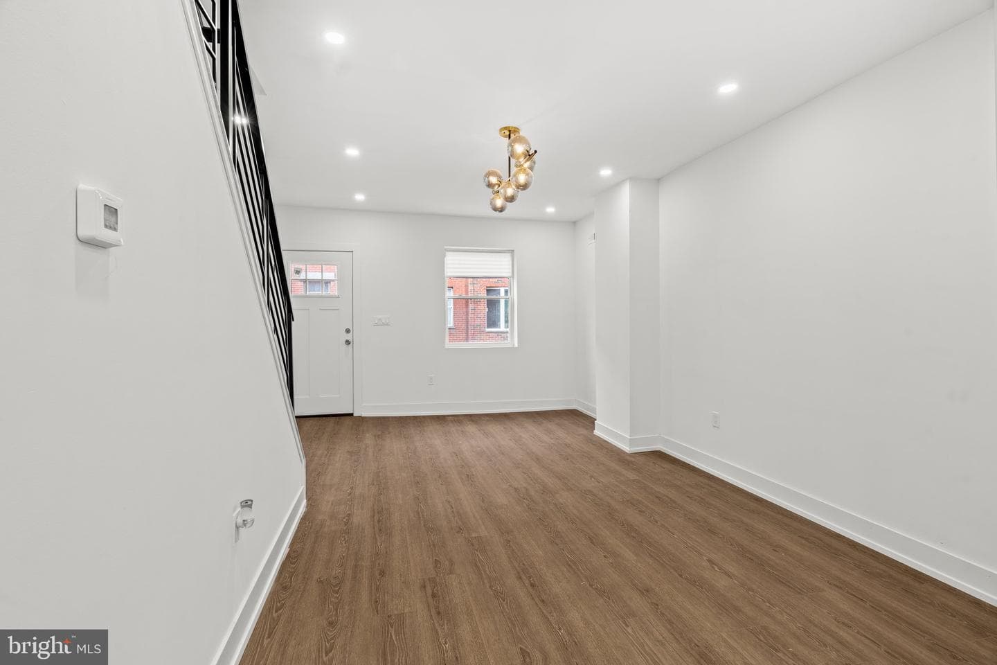 2047 S Beechwood Street photo 4