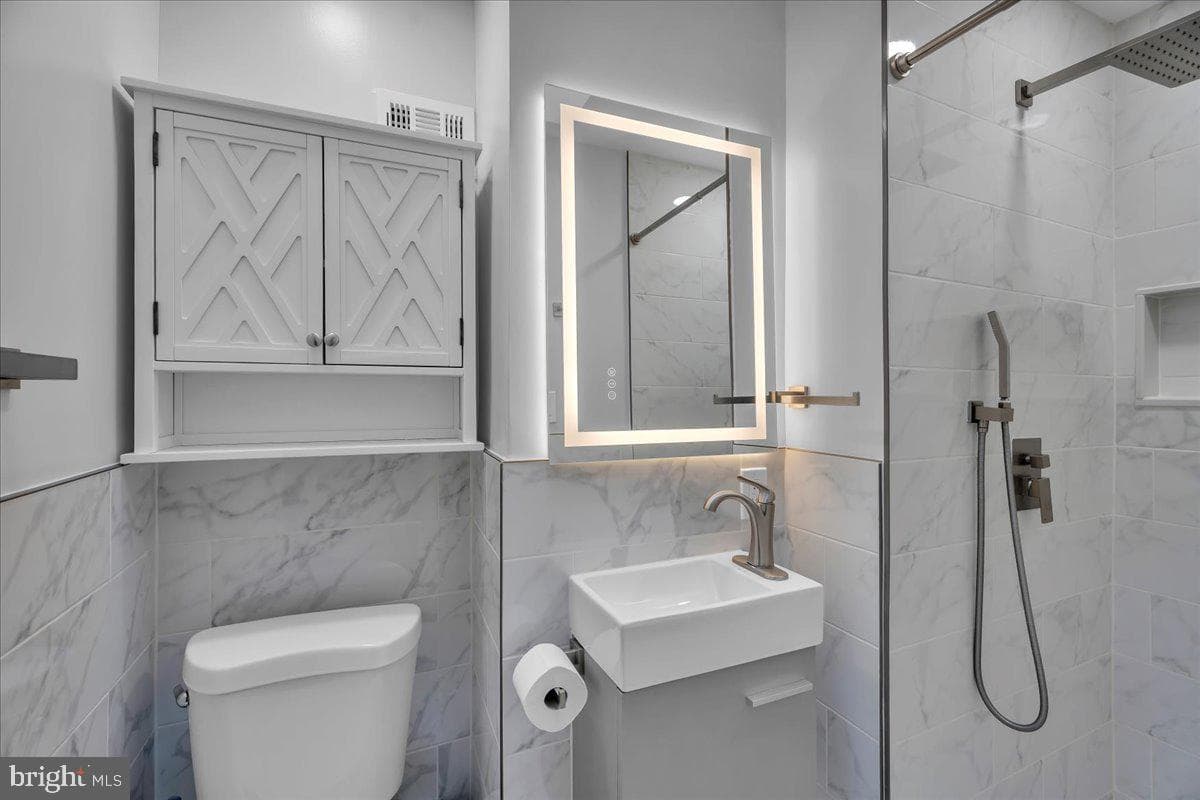 1228 Devereaux Avenue photo 11