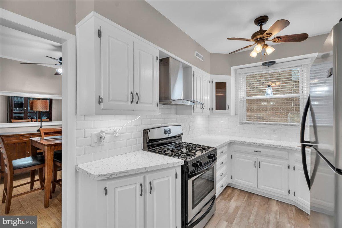 1228 Devereaux Avenue photo 5