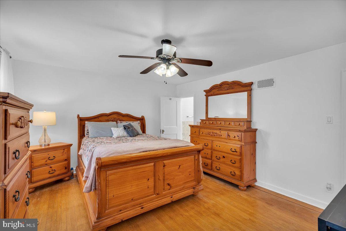 1228 Devereaux Avenue photo 8