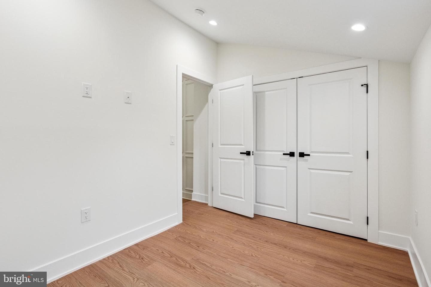 1529 Earl Street photo 11