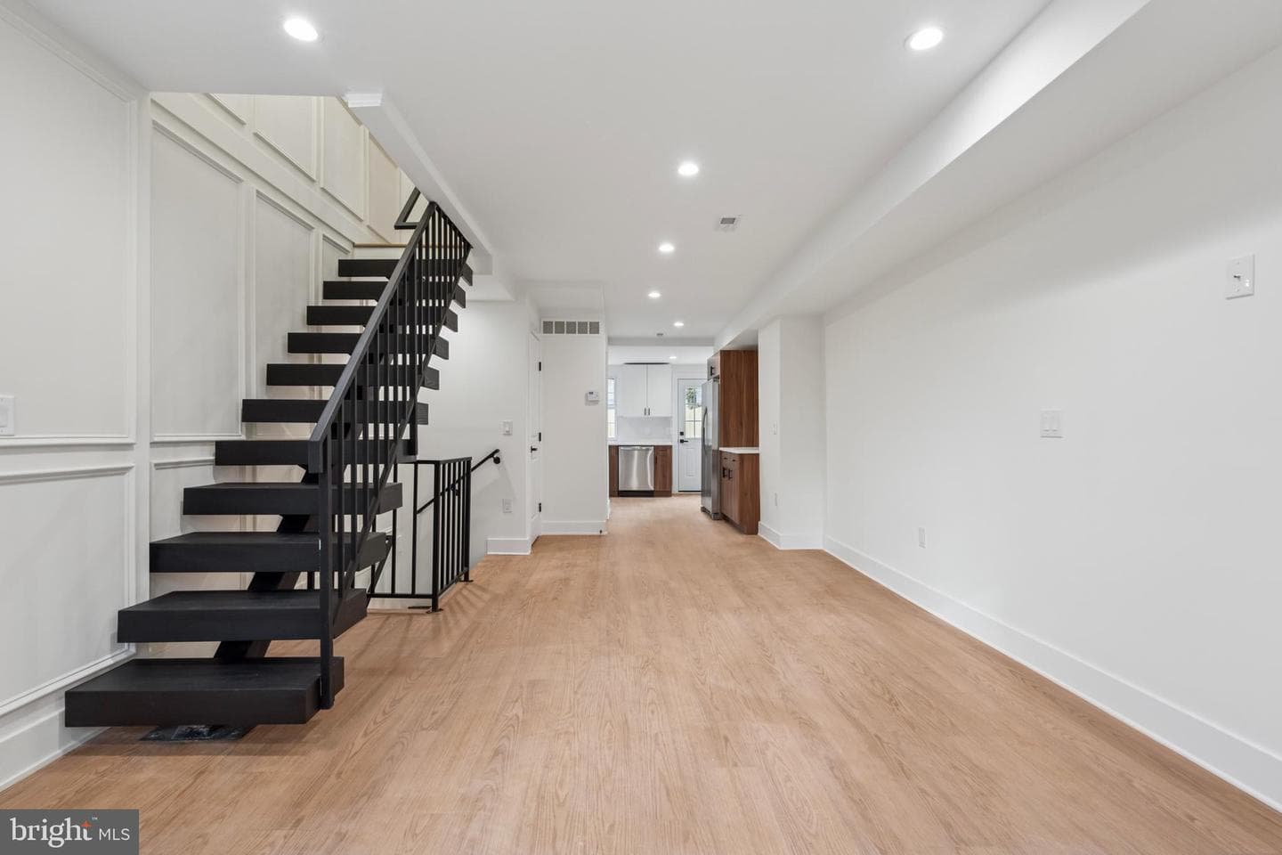 1529 Earl Street photo 2