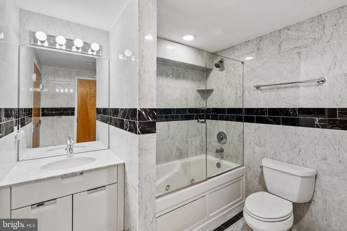 2200 Arch Street #1205 photo 13
