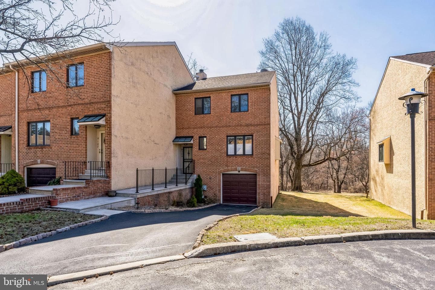 9124 Ayrdalecrescent Street photo 2