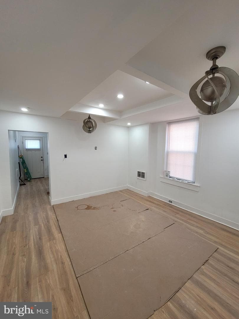 2125 Ruffner Street photo 3